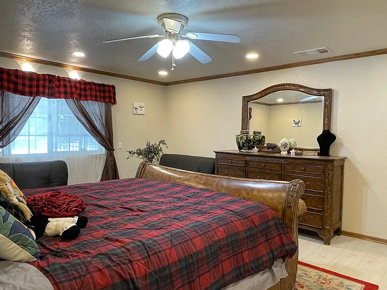18165 Eucalyptus St #B — Photo 19