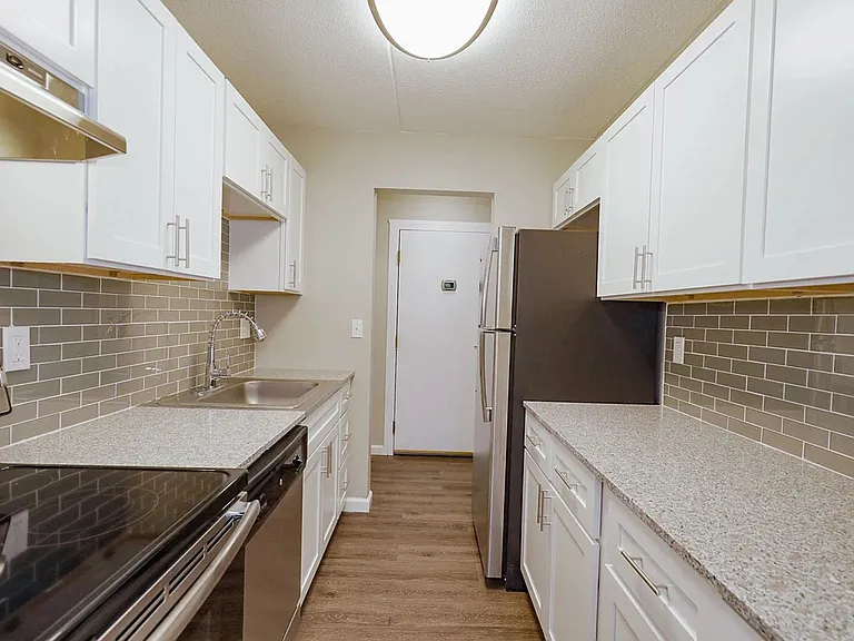 The Evalee Apartments — Photo 33