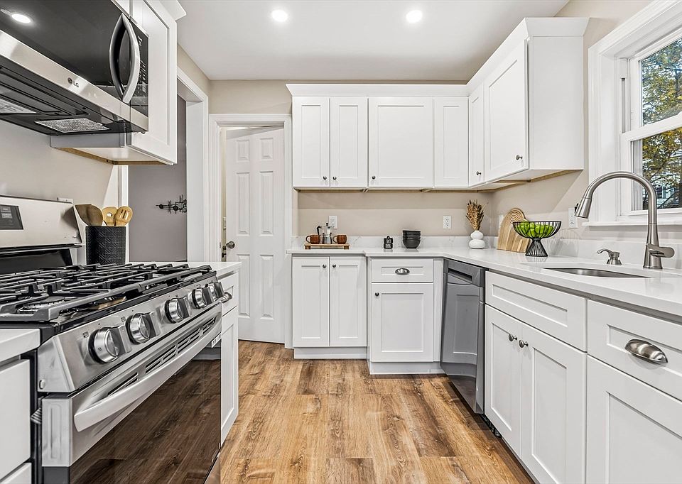 1st image of 22 Walnut St