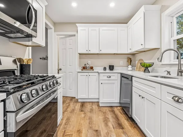 22 Walnut St, Revere, MA 02151