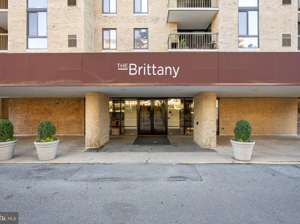 4500 S Four Mile Run Dr APT 203, Arlington, VA 22204