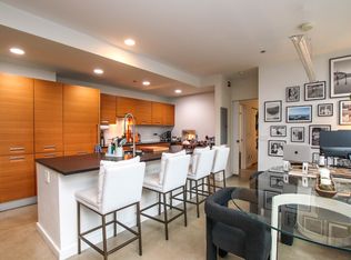 156 W Superior St APT 302, Chicago, IL 60654