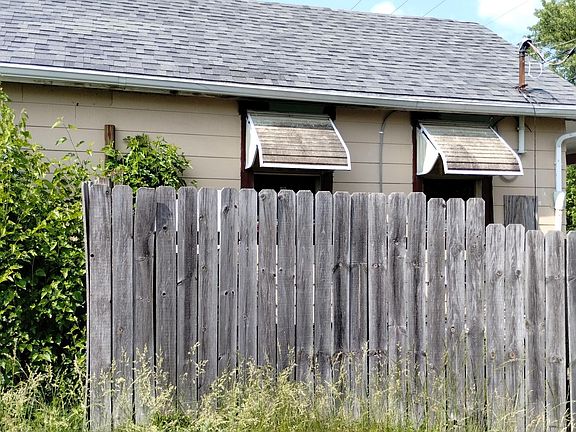 3rd image of 479 Mertland Ave