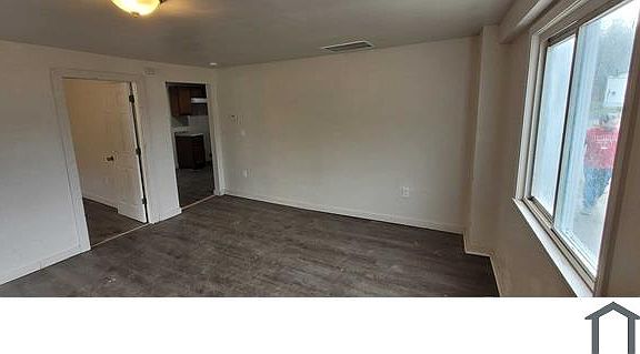 5th image of 500 Larimer Ave APT 1