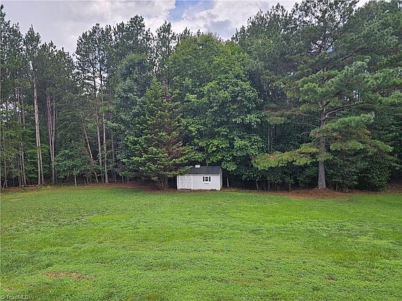 5th image of 306 Gardner Point Dr