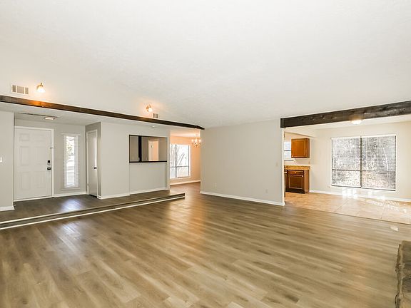 4th image of 8866 Wellston Ct