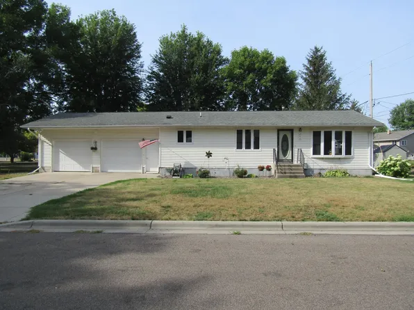 690 10th St, Granite Falls, MN 56241