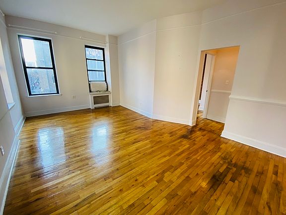 2nd image of 200 W 92nd St #3P