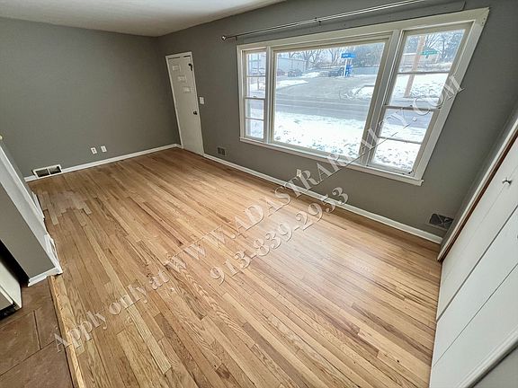 4th image of 4500 N Brighton Ave