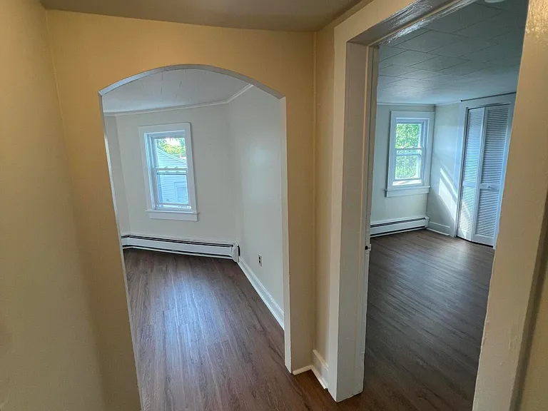 148 W Sylvania Ave #B — Photo 5