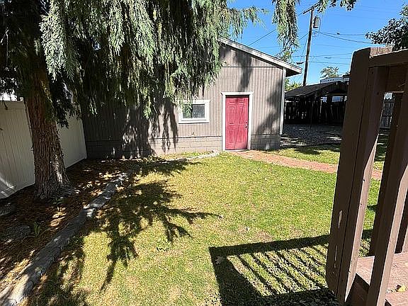 3rd image of 1312 Grant Ave