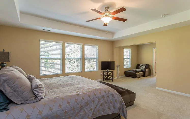 2409 Pear Tree Ln — Photo 9