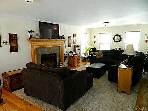 3rd image of 397 Drake Dr