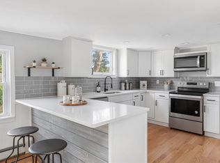 452 Church Ave, Warwick, RI 02889