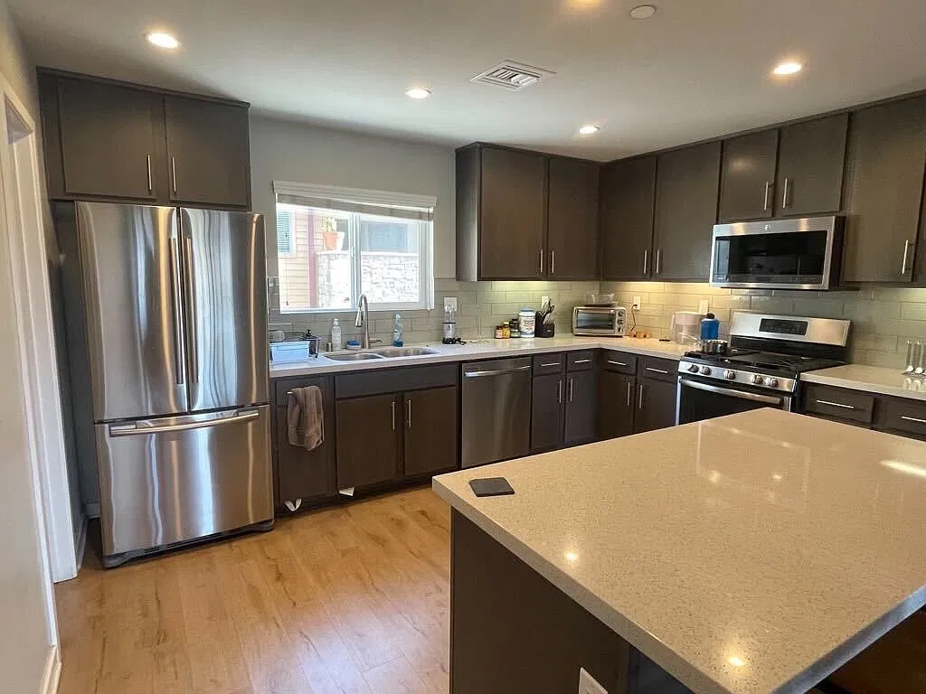 1654 Grand Ave — Photo 2