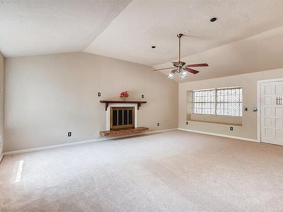 4th image of 2407 Town Crest St