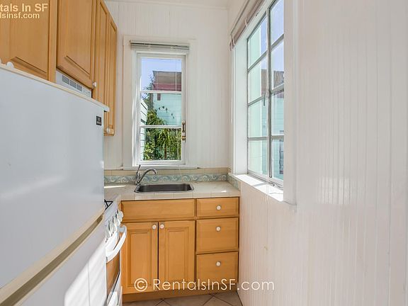3rd image of 2857 Bush St #202