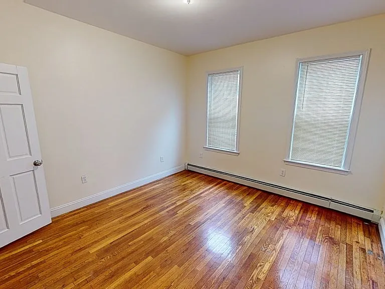 55 Hazelton St #2 — Photo 32