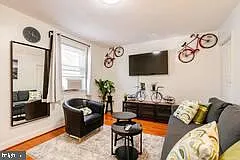 1 bed, 1.0 bath, 627 sqft, $1,750 — Photo 3