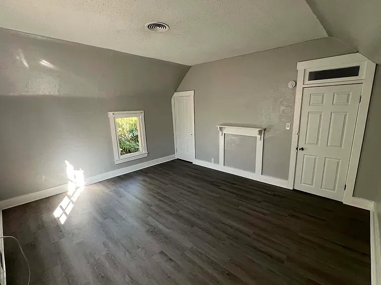 338 E Reynolds St — Photo 7