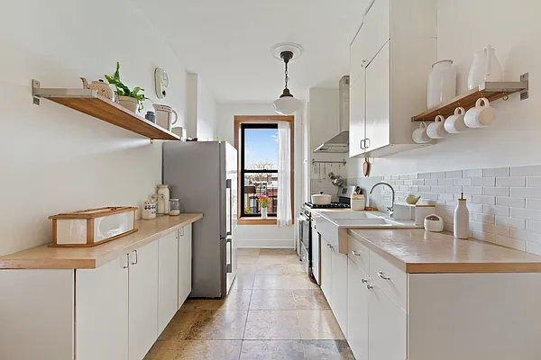 Sold by Compass | media 2