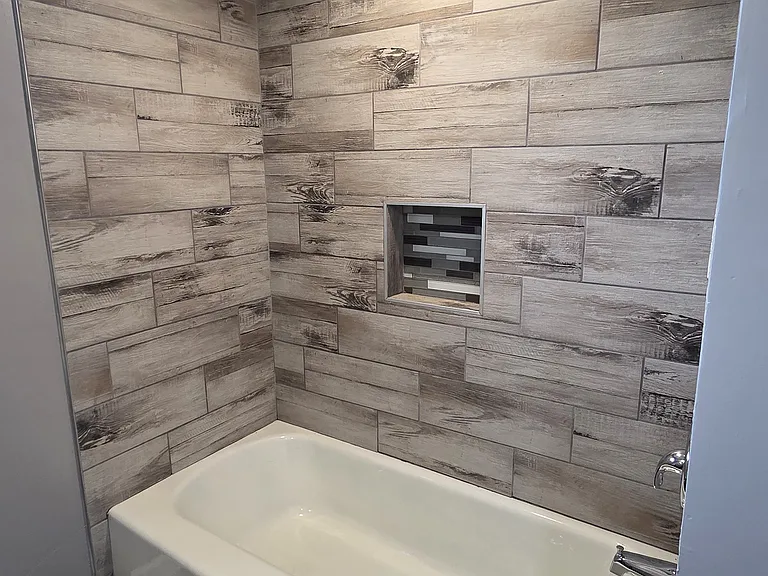 1380 Catalpa Dr — Photo 12