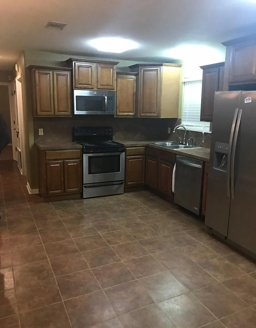 8301 Old Warren Rd — Photo 2