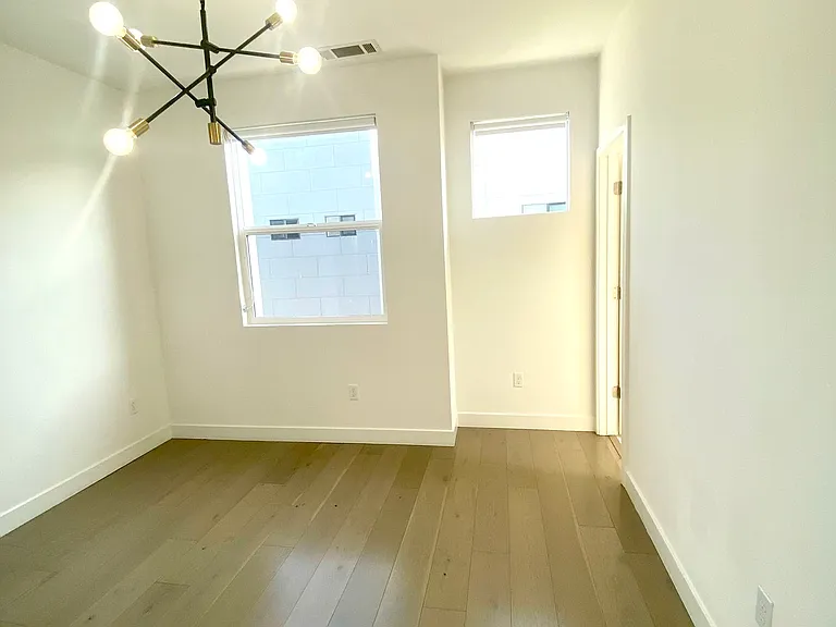 1522 Prescott St — Photo 11