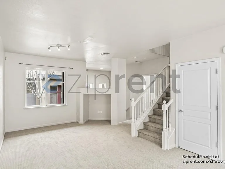 2858 10th St — Photo 9