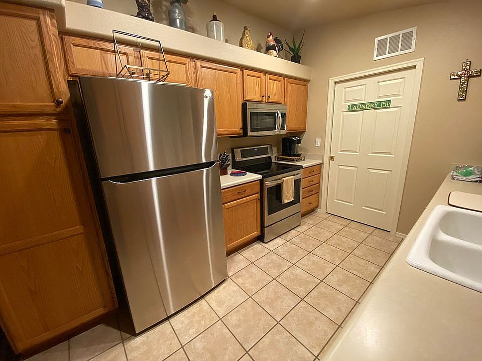 1st image of 2532 Clarke Dr