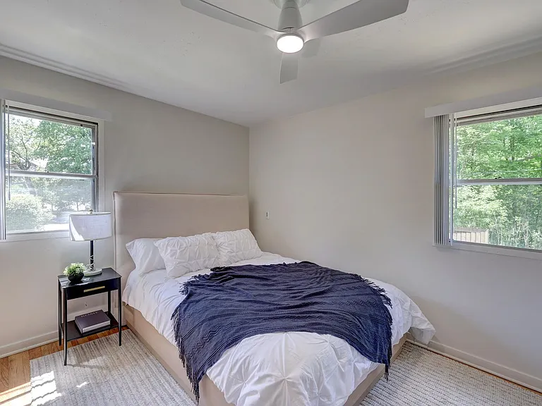 Wayzata Lake Apartments — Photo 43