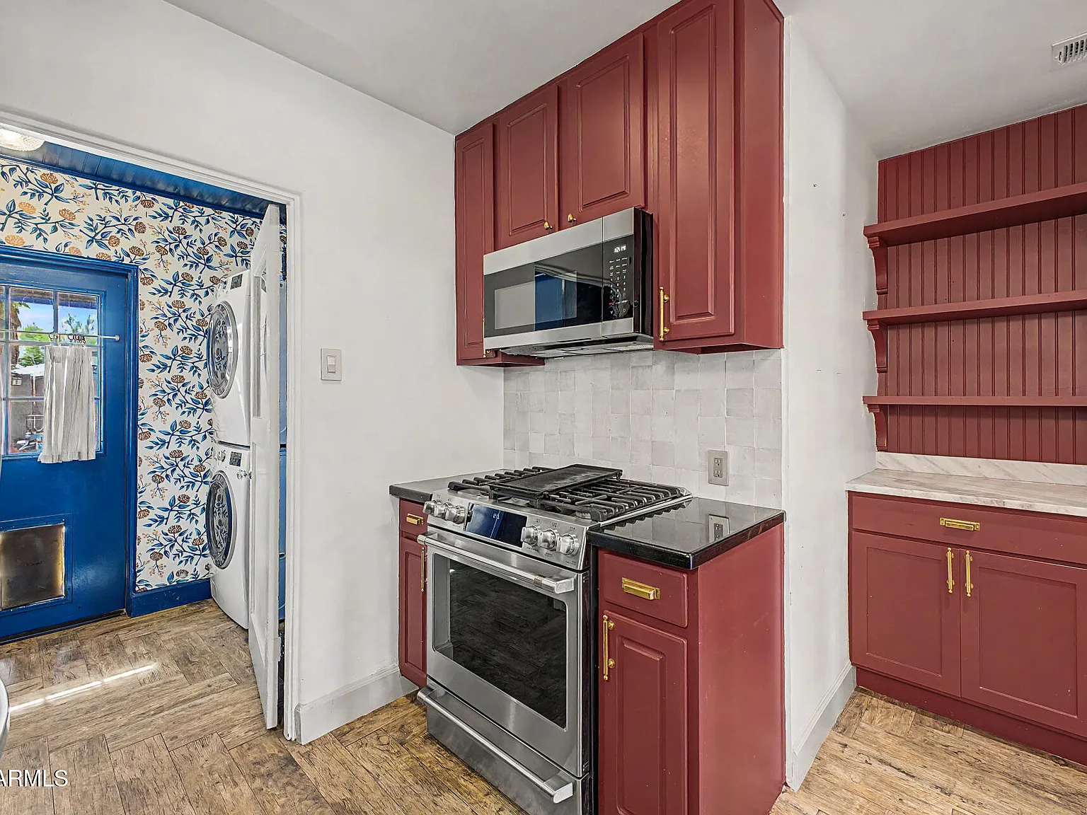 3 bed, 1.0 bath, 1131 sqft, $2,600 — Photo 3