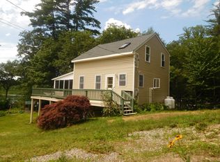 18 10th St, Kingston, NH 03848