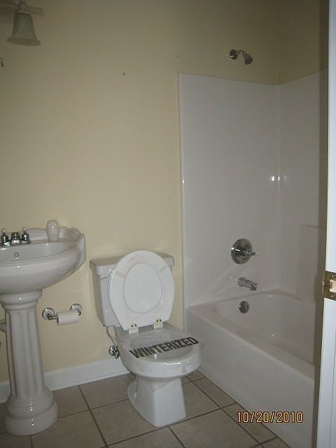 2nd image of 425 Crossfield Way