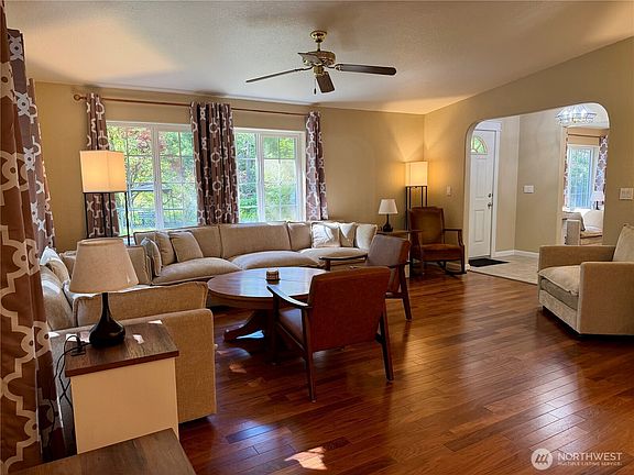 3rd image of 151 Roundwood Lane