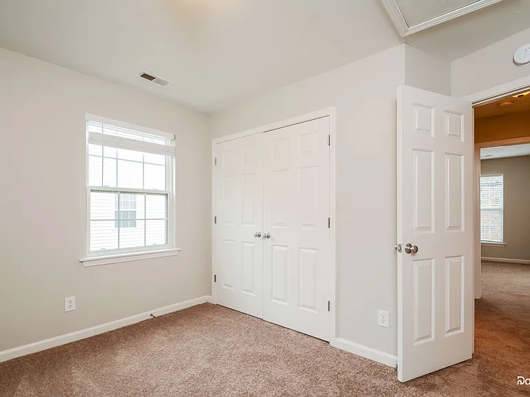 2870 Filbert St — Photo 9