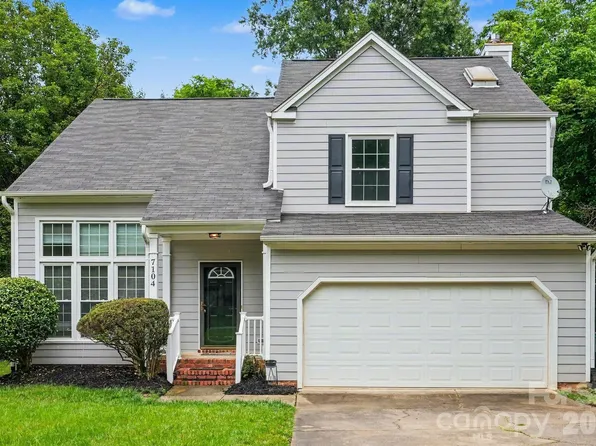 7104 Kinsmore Ln, Charlotte, NC 28269