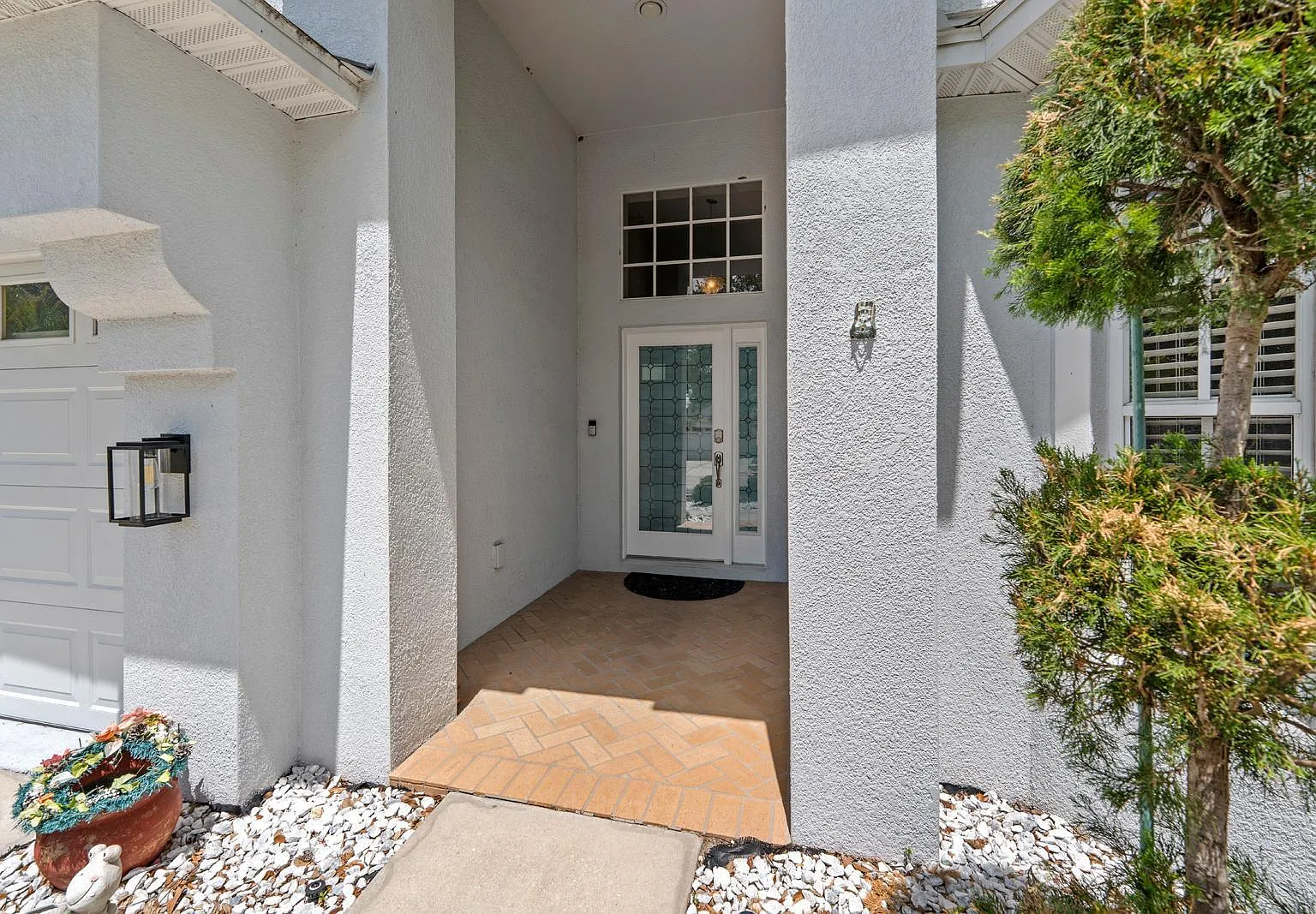 2326 Lawrence Hall St — Photo 3