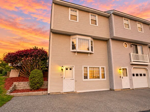 100 Frederick St APT 74, Dracut, MA 01826
