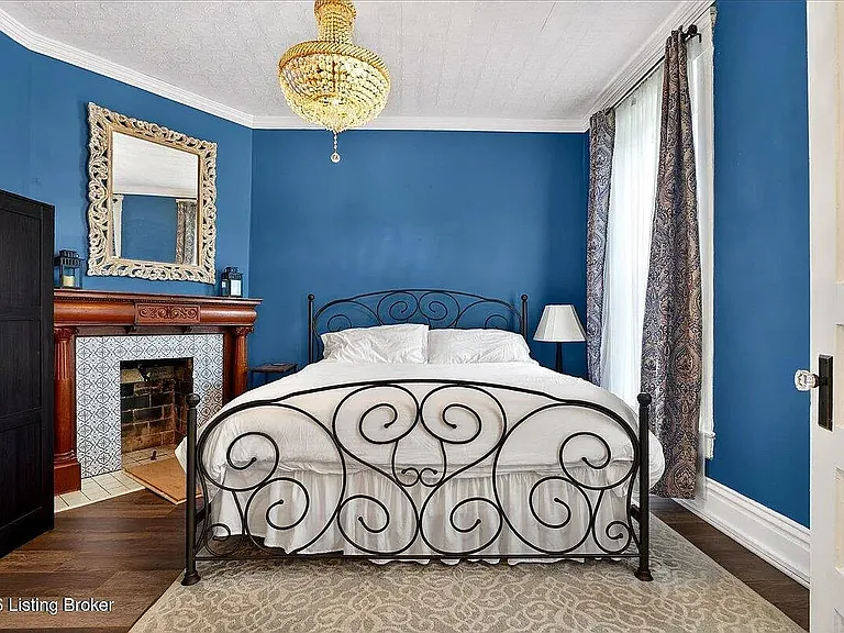 1328 Morton Ave #1 — Photo 2