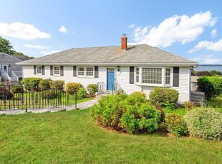 14 Algonquin Dr, Middletown, RI 02842