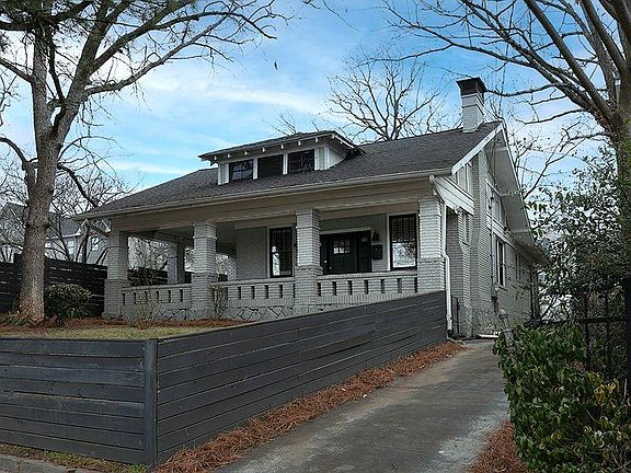 2nd image of 563 Parkway Dr NE