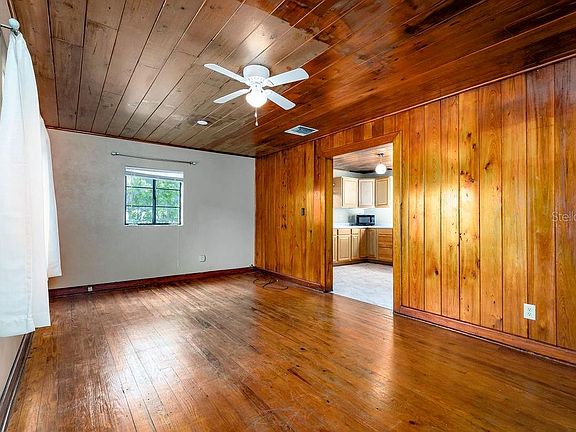 3rd image of 421 Carolina Ave