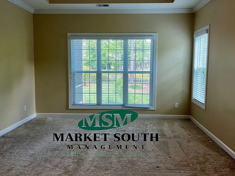 216 Claremont Way — Photo 28