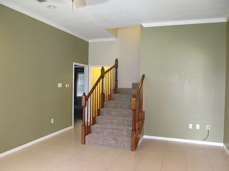 602 Northcliffe Dr — Photo 5