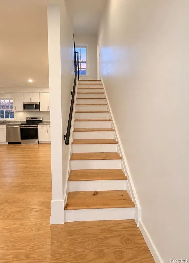 2 bed, 1.0 bath, 1100 sqft, $2,000 — Photo 3