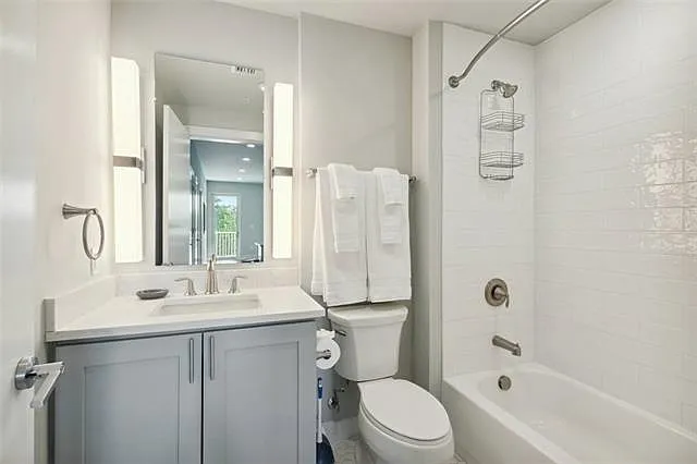 900 Bartholomew St #416 — Photo 13