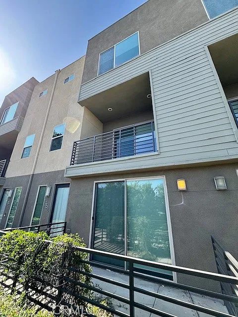 1 bed, 300 sqft, $1,180 — Photo 2