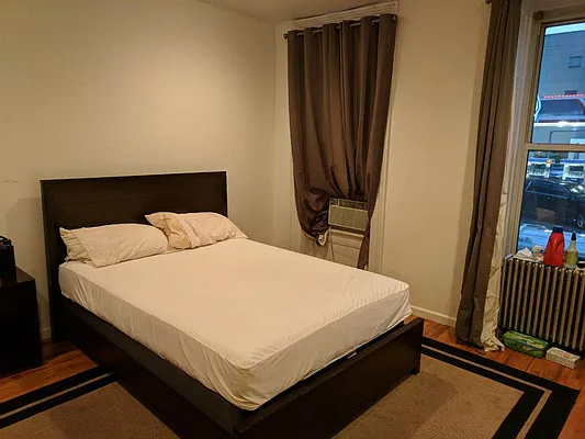 Rented by MCR Realty | media 29