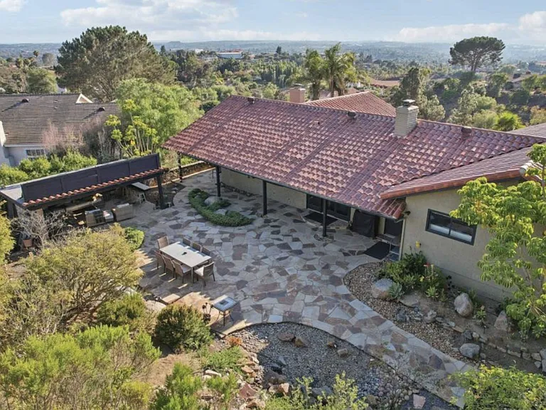 2073 Elevado Rd — Photo 3